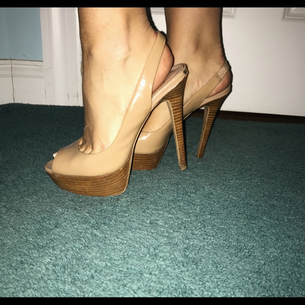 Nude Jessica Simpson heels.